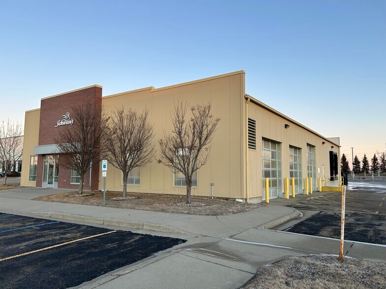 3500 Miriam Ave, Bismarck, ND for sale - Primary Photo - Image 1 of 1