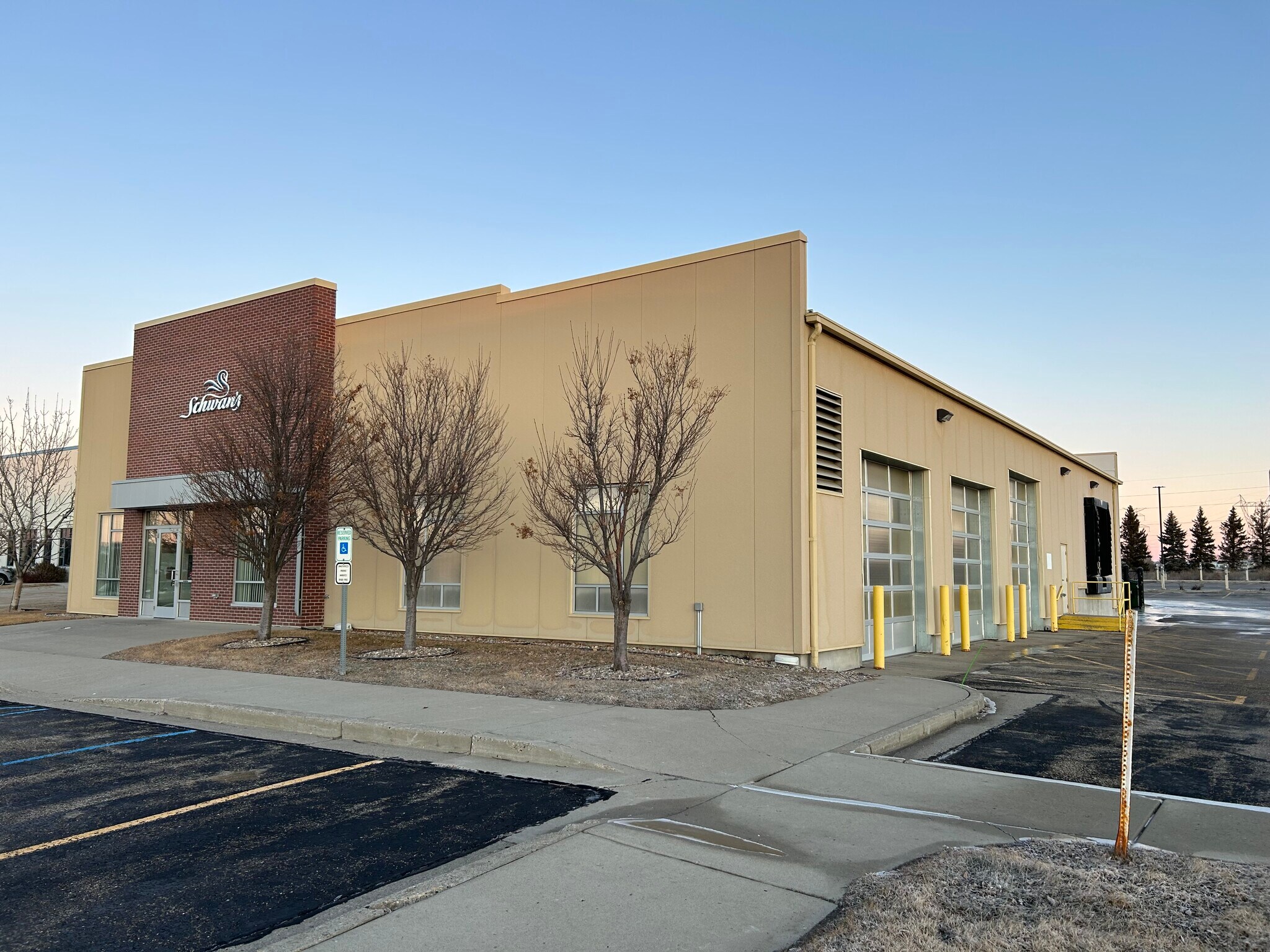3500 Miriam Ave, Bismarck, ND for sale Primary Photo- Image 1 of 1