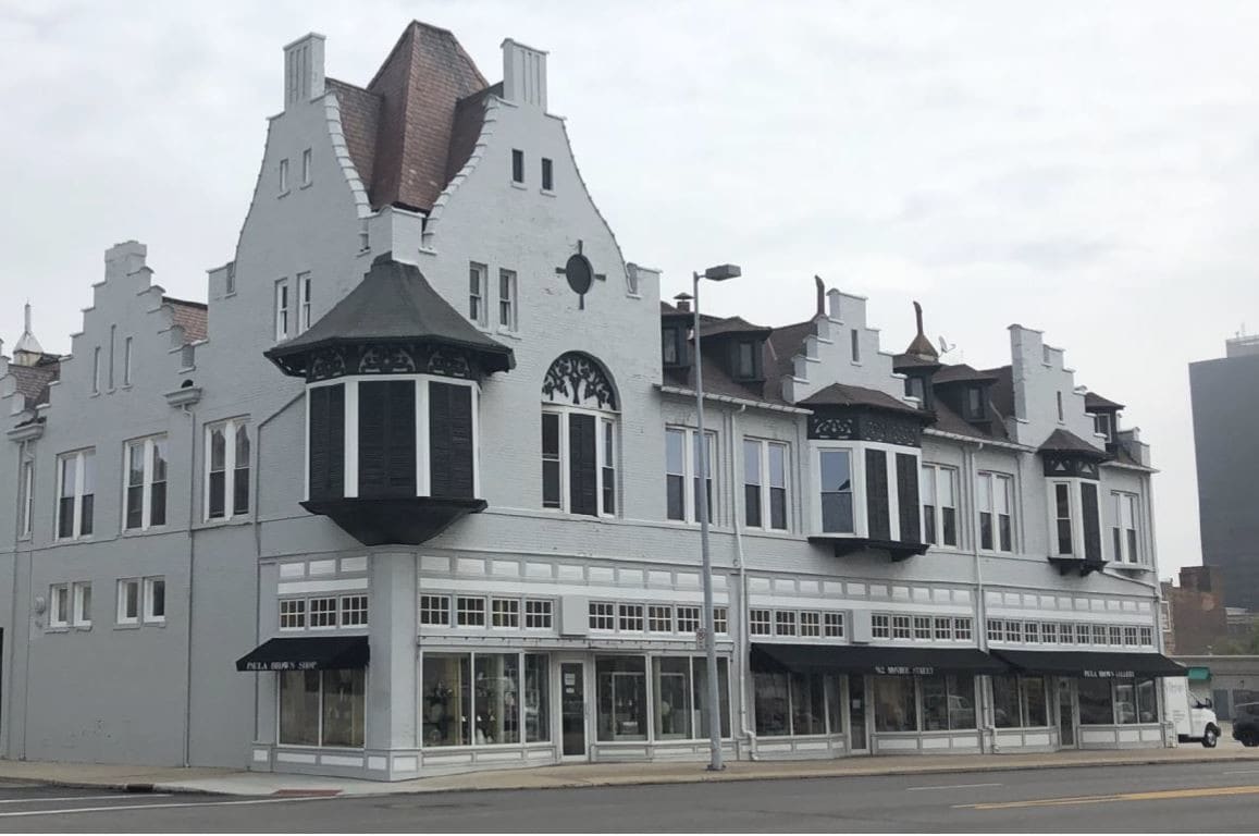 912 Monroe St, Toledo, OH 43604