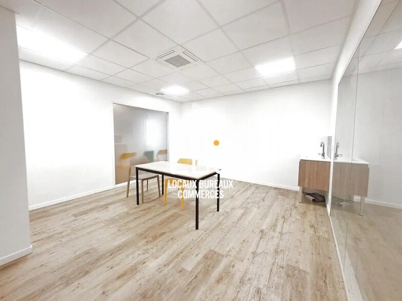 Avenue Claude Bernard, Saint-Herblain for lease - Interior Photo - Image 1 of 5