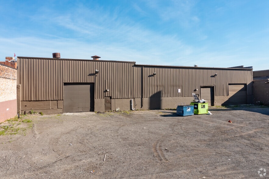 1950 W Fort St, Detroit, MI for lease - Primary Photo - Image 1 of 2