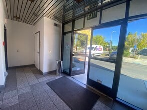 1501 Oakdale Rd, Modesto, CA for lease Interior Photo- Image 2 of 15