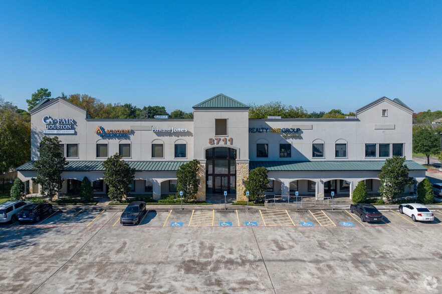 8711 Highway 6 N, Houston, TX for lease - Building Photo - Image 2 of 12