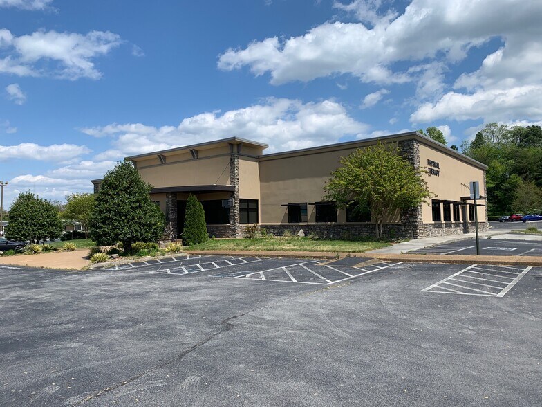 1612 Downtown West Blvd, Knoxville, TN 37919