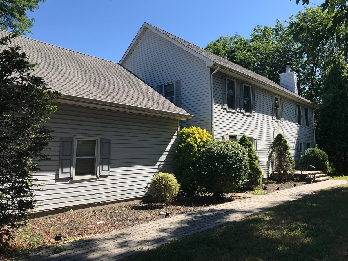 3112 Boothwyn Rd, Marcus Hook, PA 19061