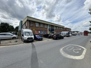 30 Commerce Rd, Brentford for lease Building Photo- Image 1 of 14