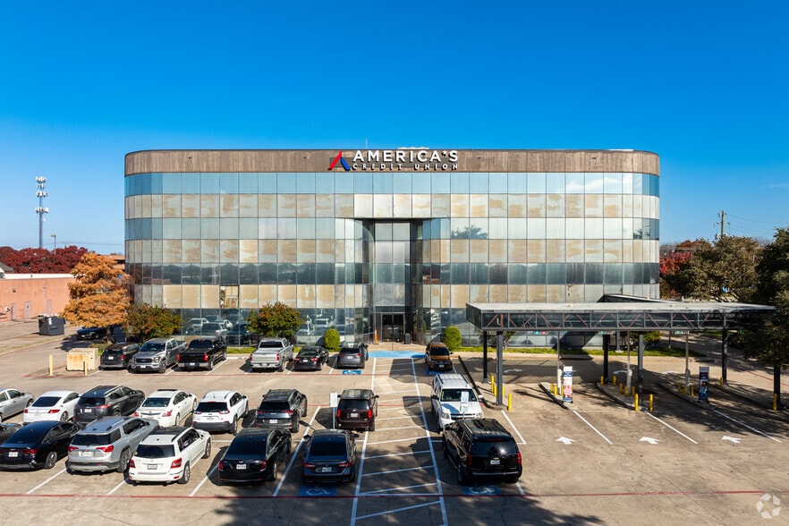 3200 W Pleasant Run Rd, Lancaster, TX for lease - Building Photo - Image 1 of 18