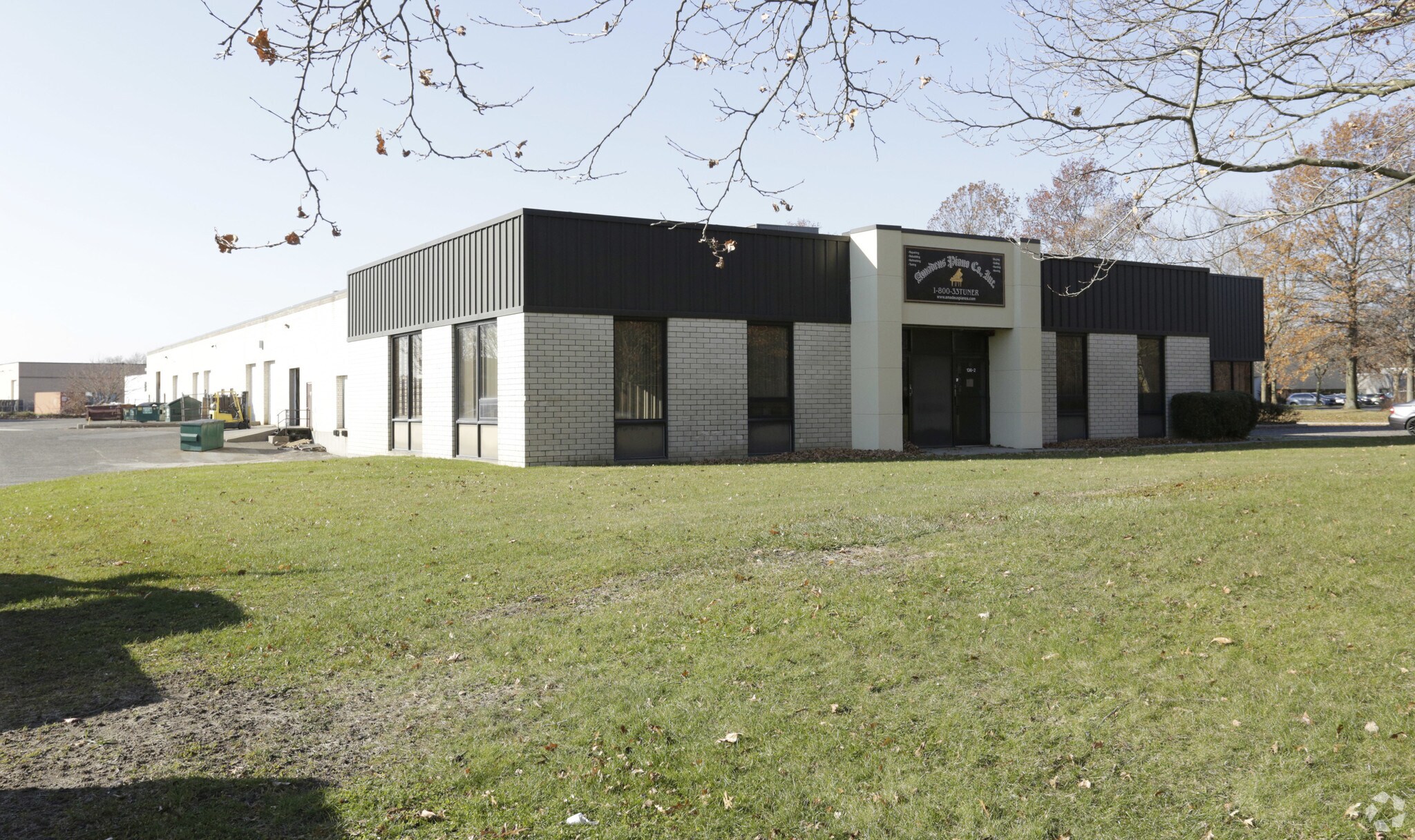 120-136 Remington Blvd, Ronkonkoma, NY for sale Primary Photo- Image 1 of 1