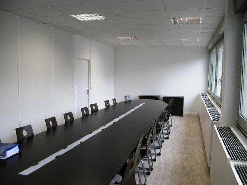 Office in Calais for lease Interior Photo- Image 1 of 4