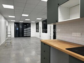 Retail in Champigny-sur-Marne for lease Interior Photo- Image 1 of 4