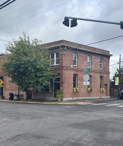 105 W Main St, Carlton, OR for sale - Building Photo - Image 2 of 13