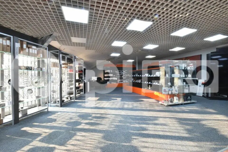 Retail in La Flotte for lease Building Photo- Image 1 of 16