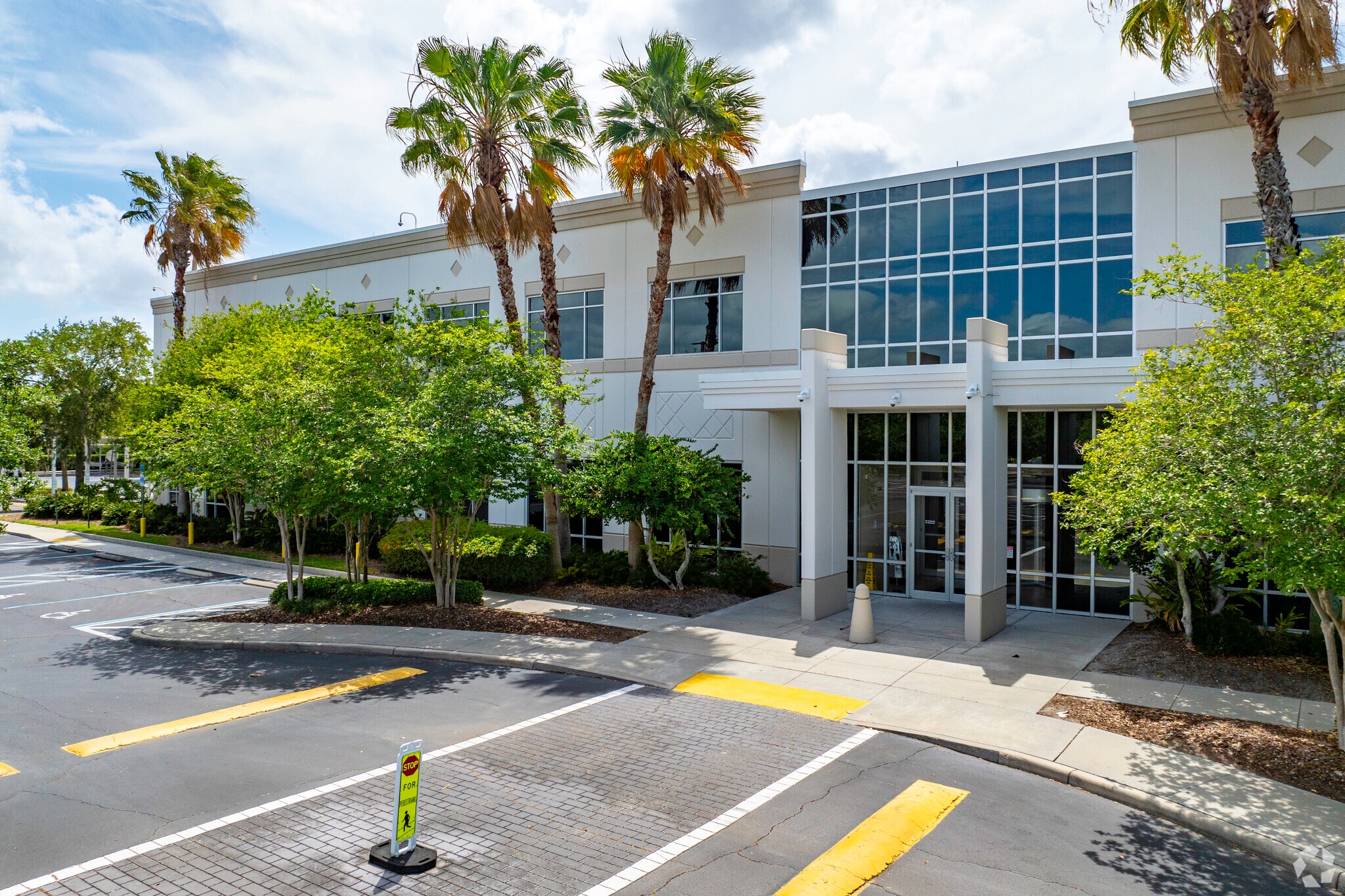 6252 Lee Vista Blvd, Orlando, FL for lease Building Photo- Image 1 of 17