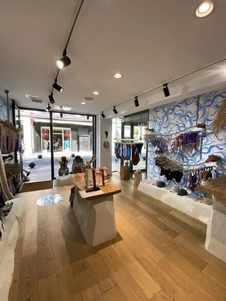 Retail in Cannes for lease - Building Photo - Image 2 of 8