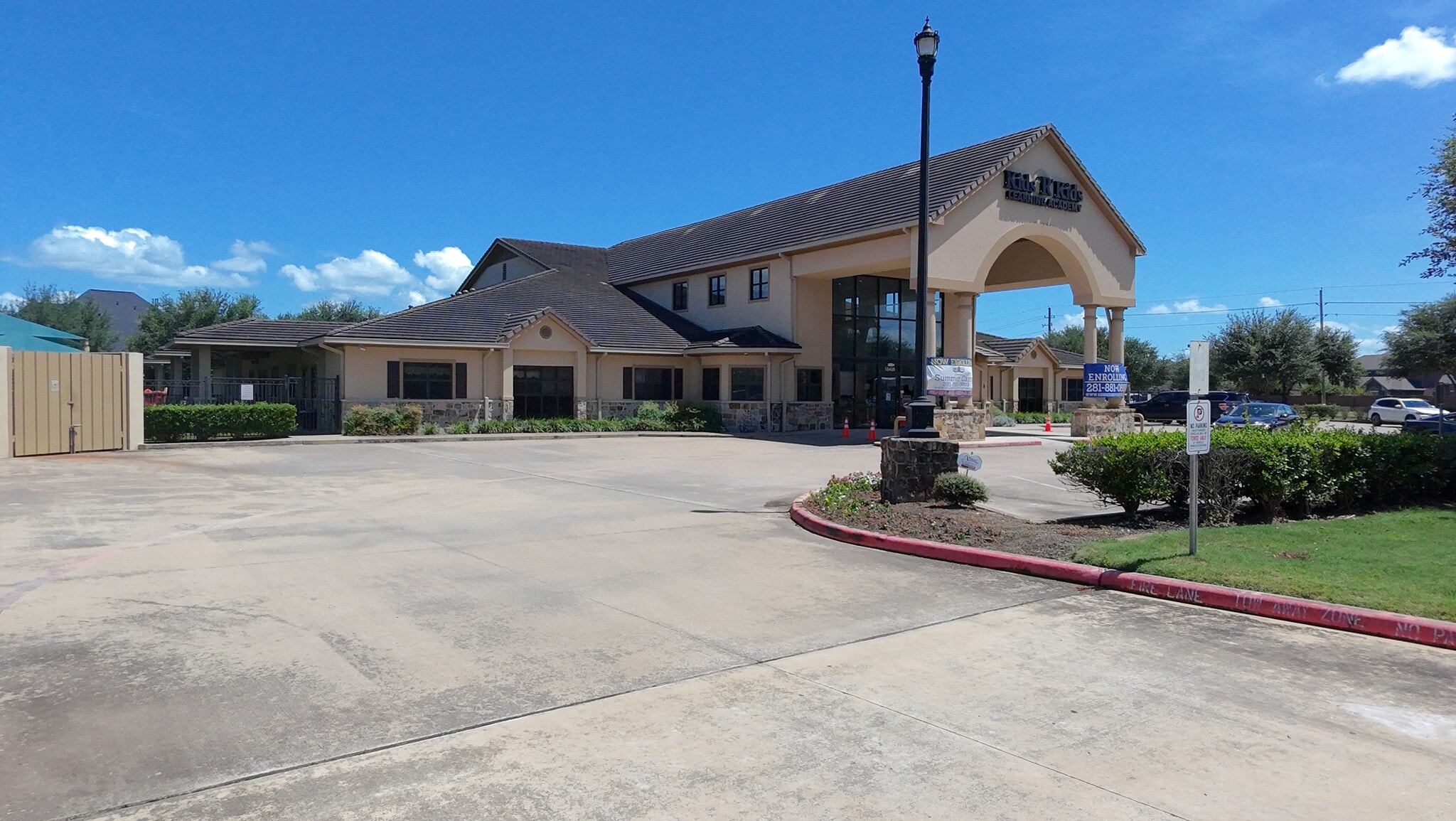 18408 Winding Waters Ln, Sugar Land, TX for lease Building Photo- Image 1 of 5