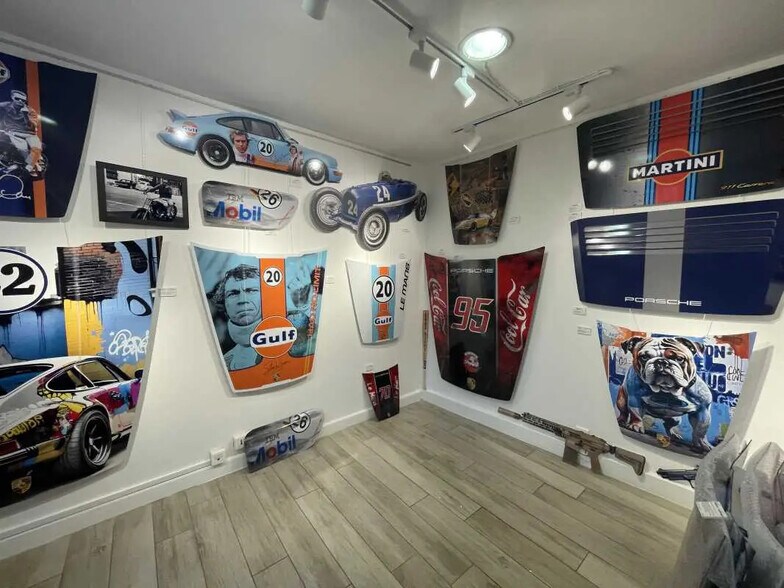 Retail in Chambly for lease - Building Photo - Image 3 of 8