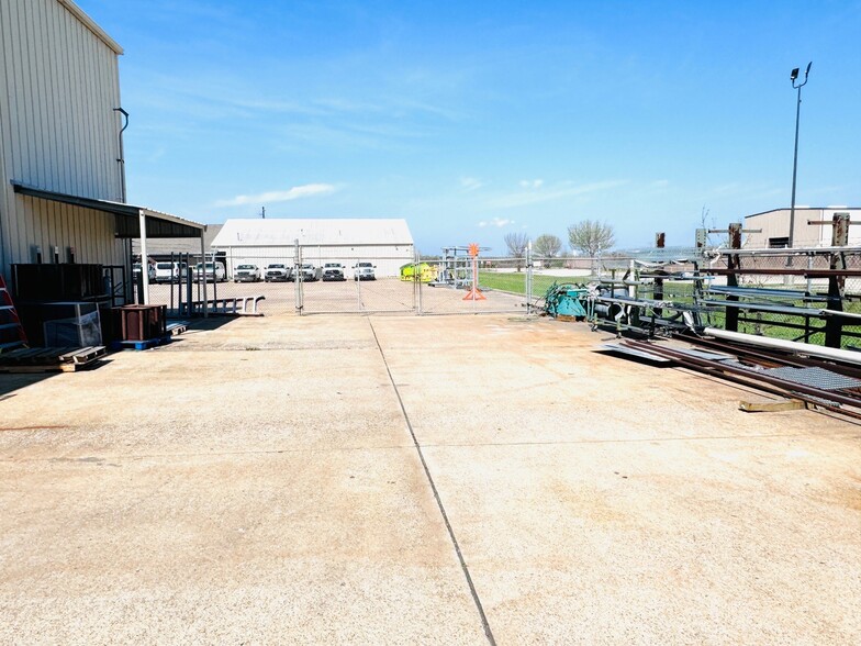 2801 Sens Rd, La Porte, TX for lease - Building Photo - Image 3 of 6