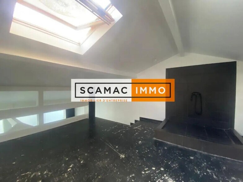 Flex in Malakoff for sale - Interior Photo - Image 1 of 10