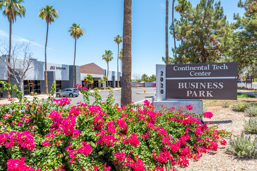 2020 W Guadalupe Rd, Gilbert, AZ for lease - Building Photo - Image 2 of 10