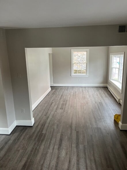 406 Mill St, Occoquan, VA for lease - Interior Photo - Image 3 of 14