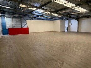 79 Rue Rateau, La Courneuve for lease Interior Photo- Image 2 of 2