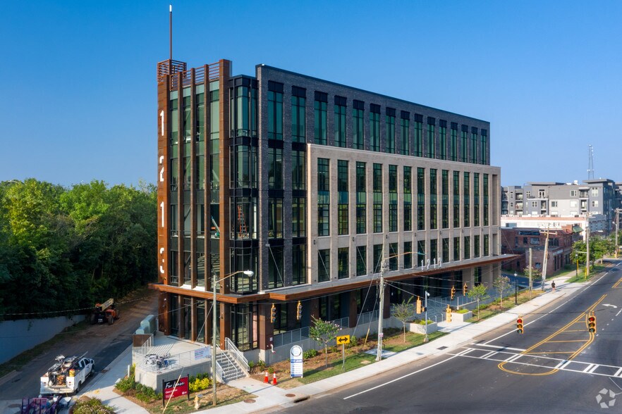1213 W Morehead St, Charlotte, NC for lease - The Refinery - Image 1 of 9