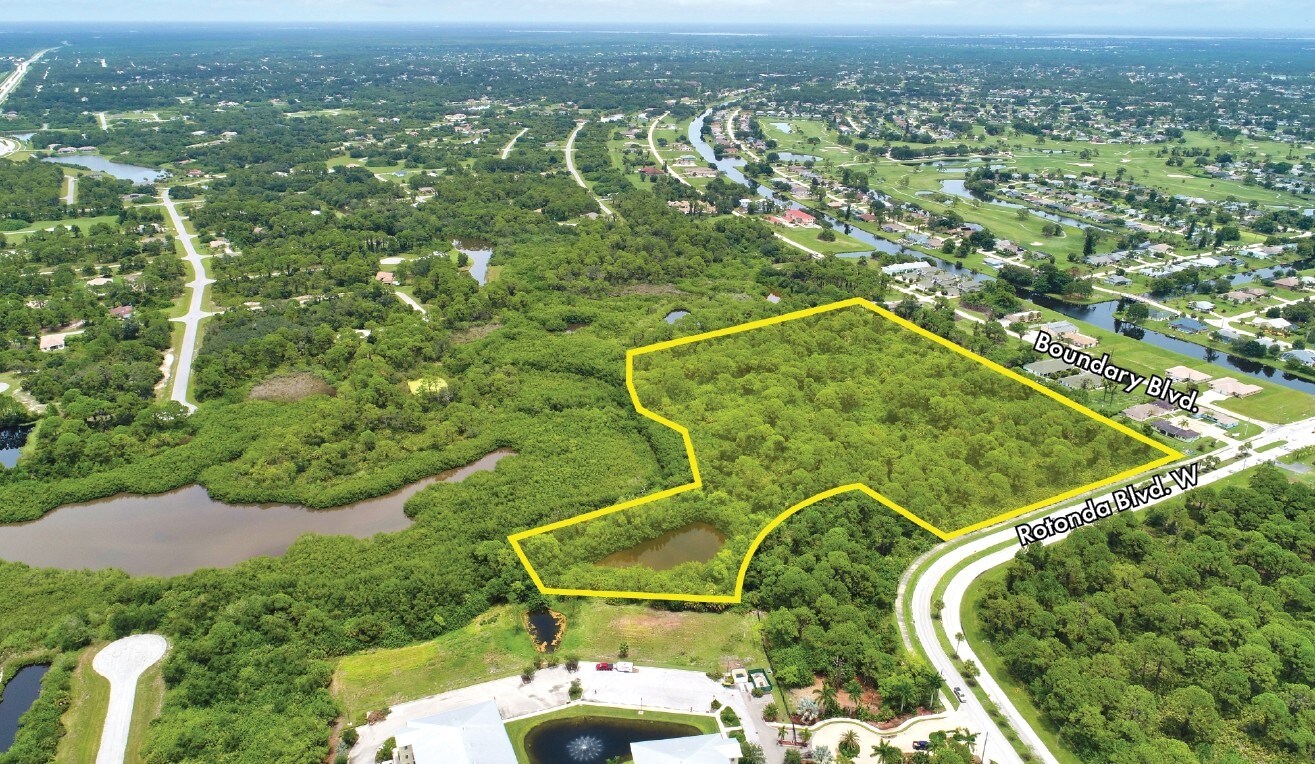 302 Rotonda Blvd, Rotonda West, FL 33947