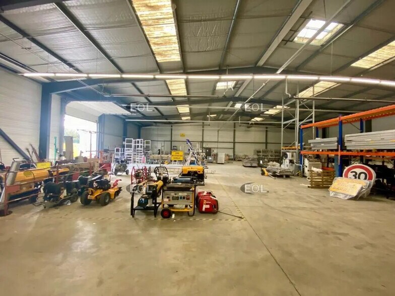 Flex in Aix-en-Provence for lease - Interior Photo - Image 1 of 5