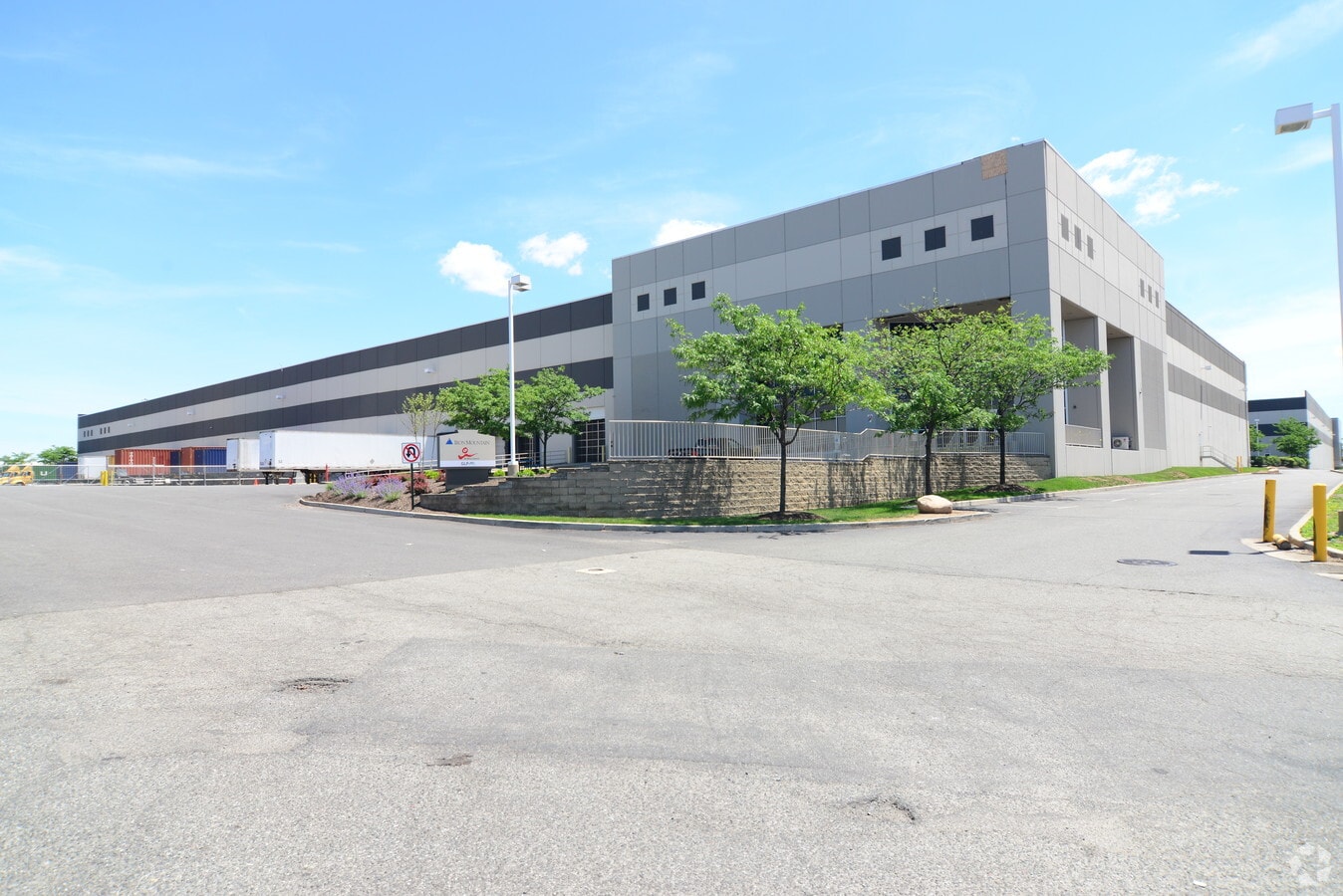 100 Industrial Dr, Jersey City, NJ 07305