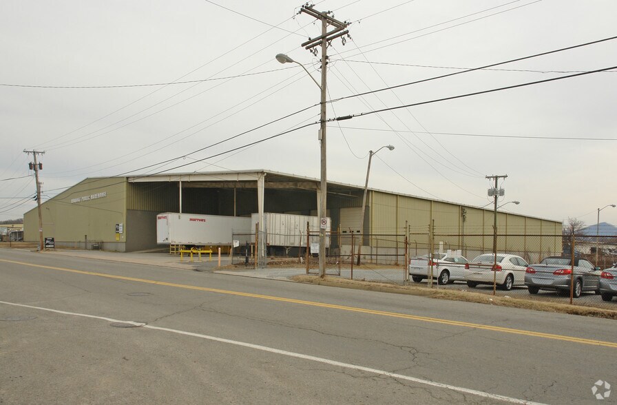 1713 Plantation Rd, Roanoke, VA 24012 Roanoke Public Warehouse