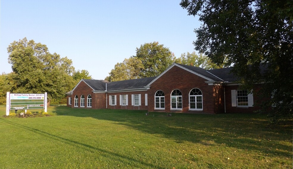 100 Parker Ct, Chardon, OH for lease - Building Photo - Image 1 of 8