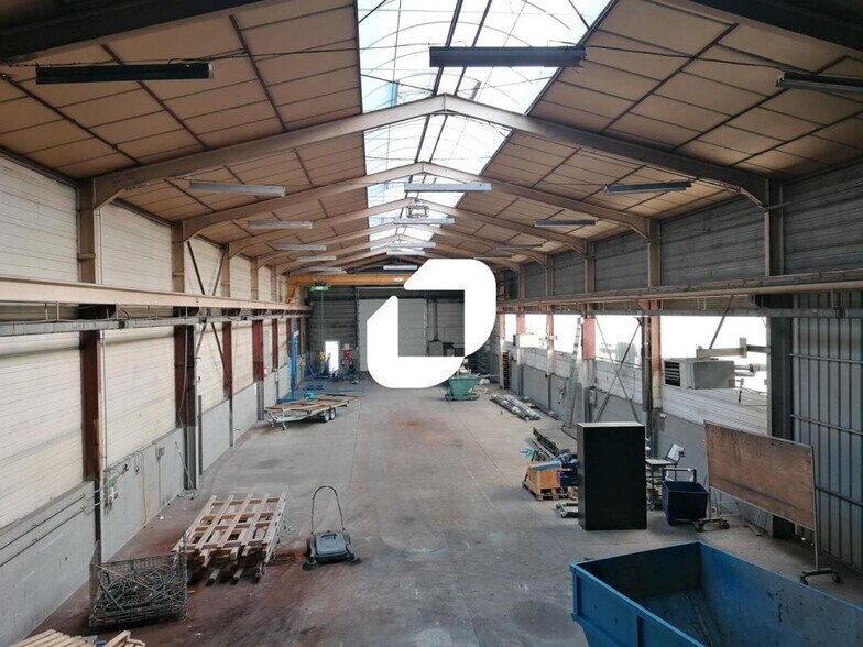 Flex in Jassans-Riottier for lease - Building Photo - Image 3 of 10
