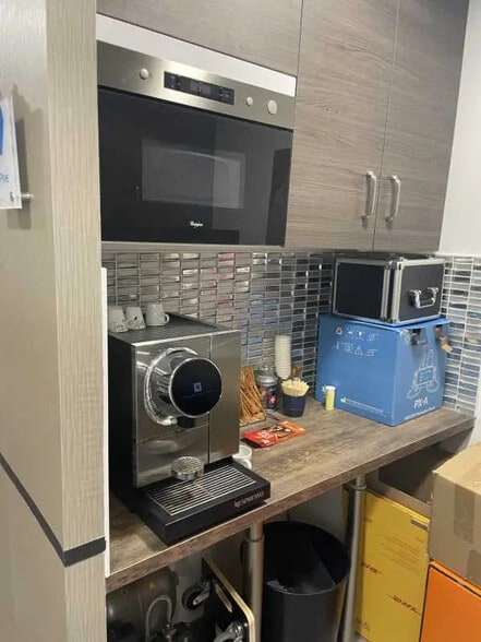 Office in Vineuil-Saint-Firmin for sale - Interior Photo - Image 3 of 7