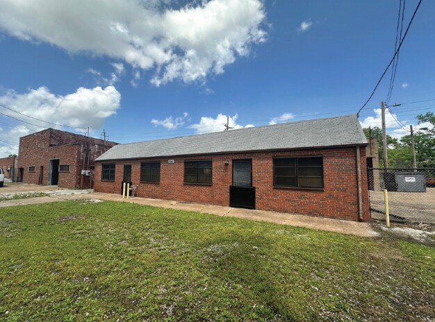 8443 Wabash Ave, Saint Louis, MO for sale - Building Photo - Image 3 of 9