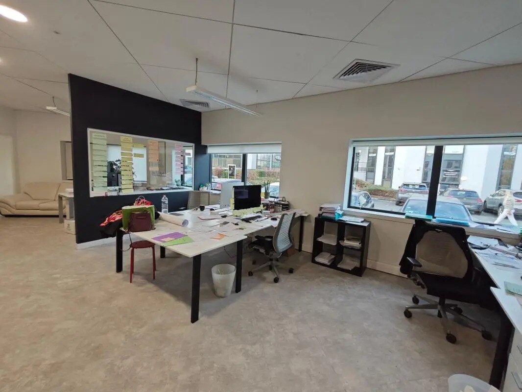 Office in VILLENEUVE-D'ASCQ for lease Interior Photo- Image 1 of 5