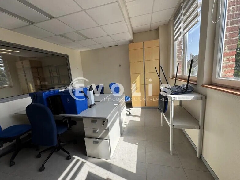 Office in Amiens for lease - Interior Photo - Image 2 of 4