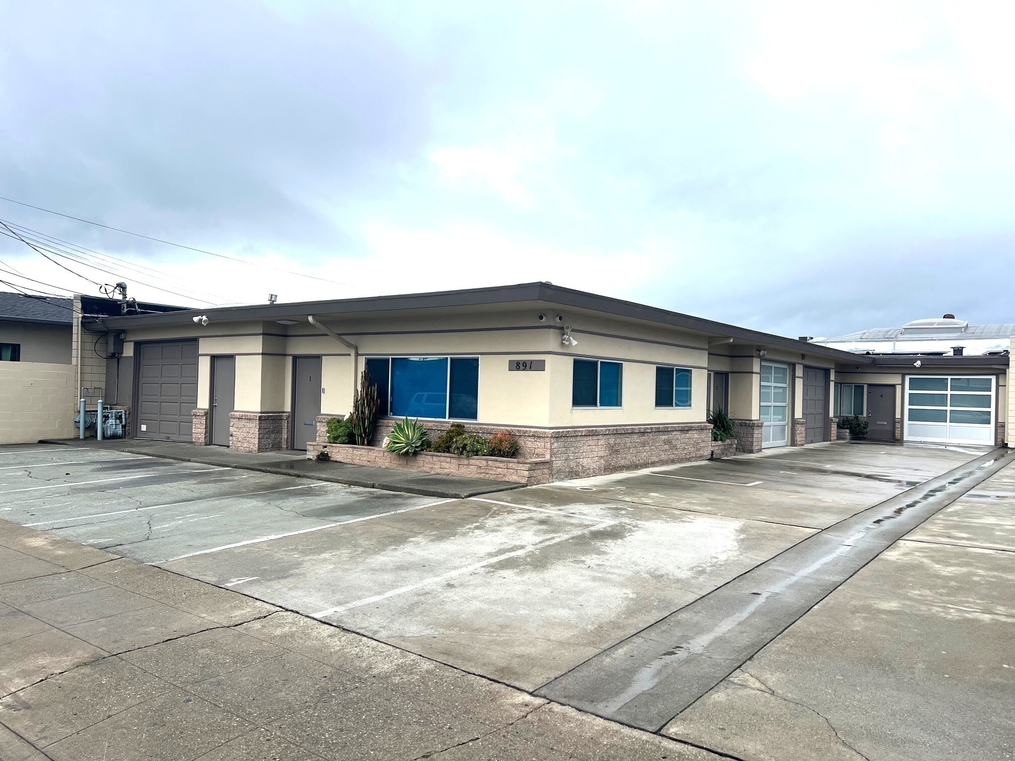 891-897 Barron Ave, Redwood City, CA for lease Building Photo- Image 1 of 12