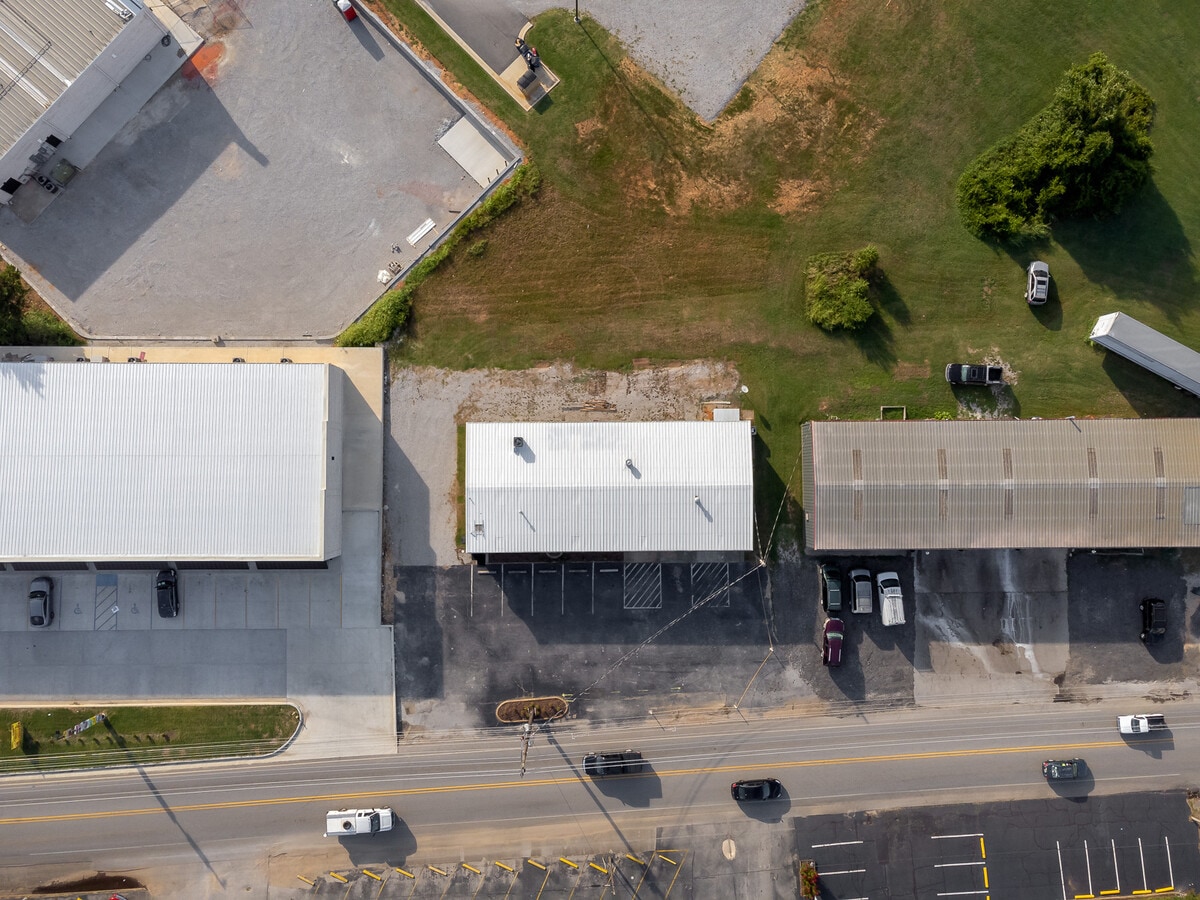 4221 Huntsville Rd, Florence, AL 35630