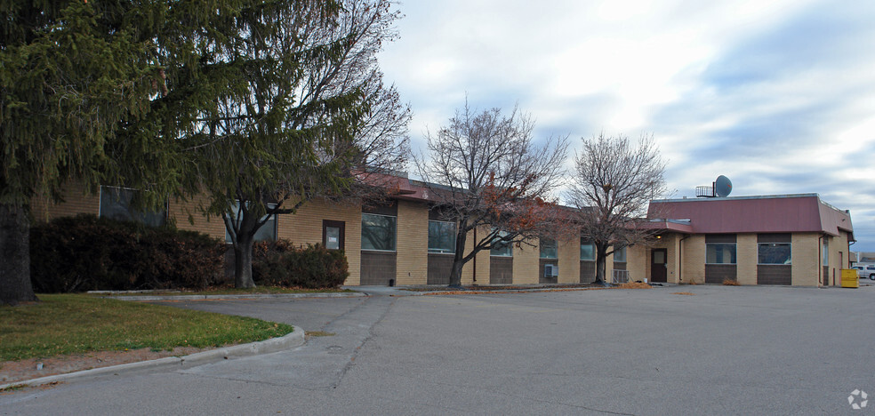 938-942 E Lincoln Rd, Idaho Falls, ID for lease - Building Photo - Image 3 of 3