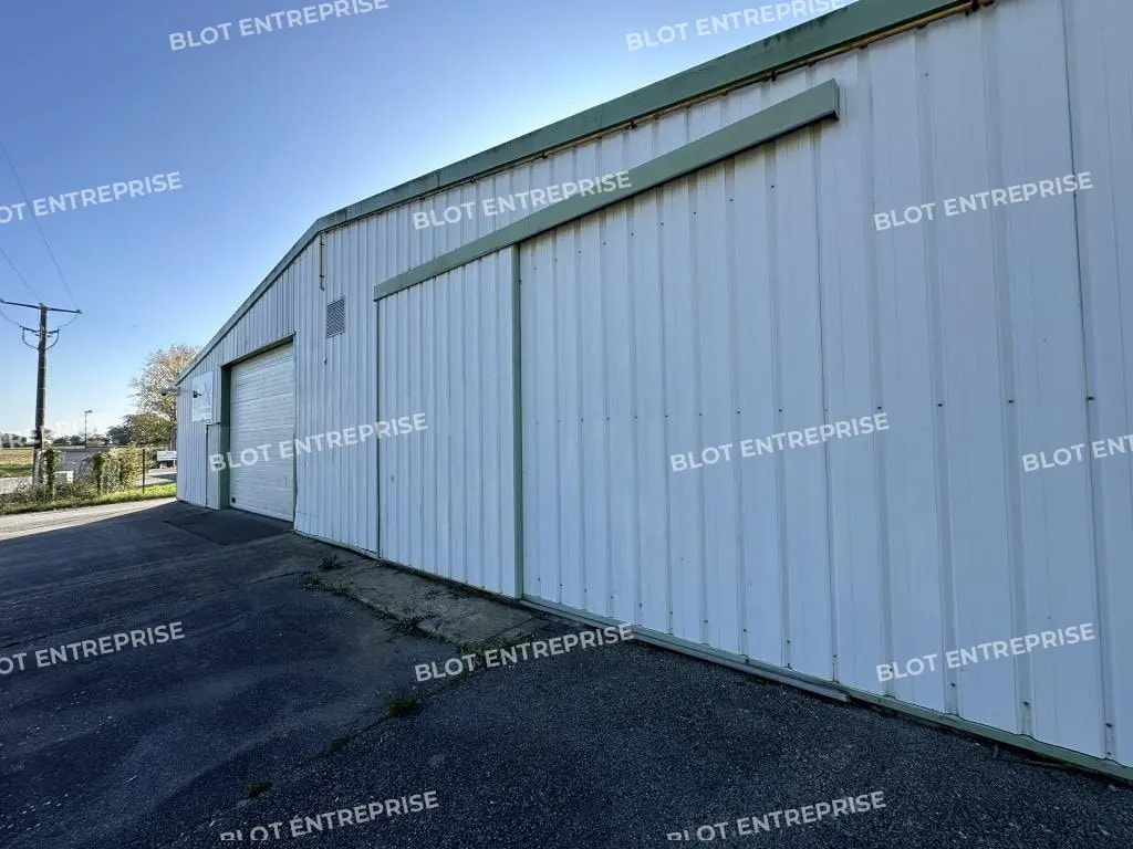 Flex in Kervignac for lease Building Photo- Image 1 of 6