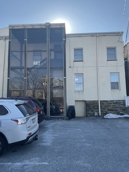 187 E Main St, Westminster, MD for lease - Building Photo - Image 3 of 5