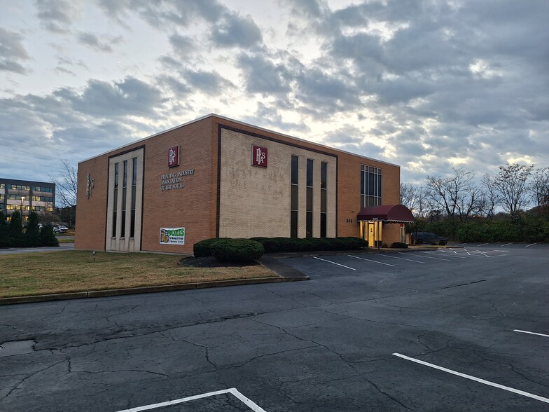 305 Plus Park Blvd, Nashville, TN for lease - Building Photo - Image 3 of 8