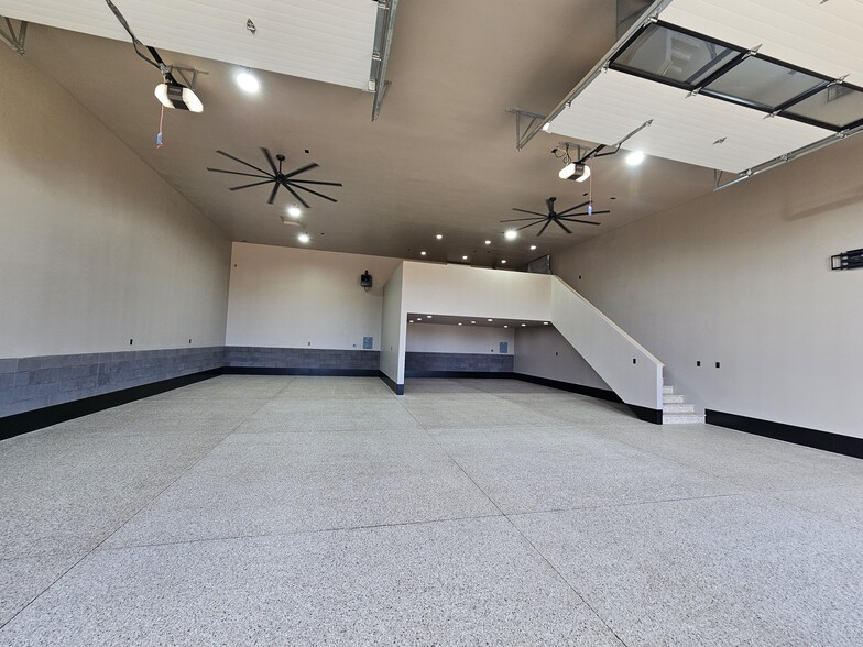 39 Sunbridge Dr, Mccall, ID for sale - Interior Photo - Image 2 of 19