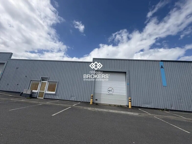 Industrial in Carquefou for lease - Building Photo - Image 2 of 2