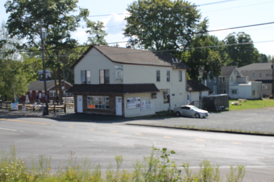 1406 Lake Ariel Hwy, Lake Ariel, PA for sale - Primary Photo - Image 1 of 15