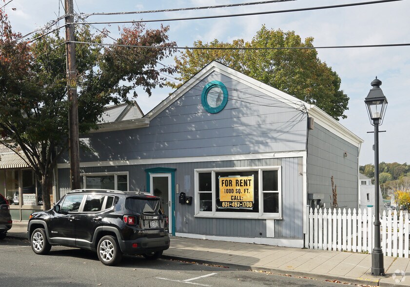 120 E Main St, Port Jefferson, NY for sale - Primary Photo - Image 1 of 1