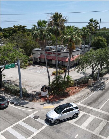 16251 W Dixie Hwy, North Miami Beach, FL for sale - Building Photo - Image 1 of 1