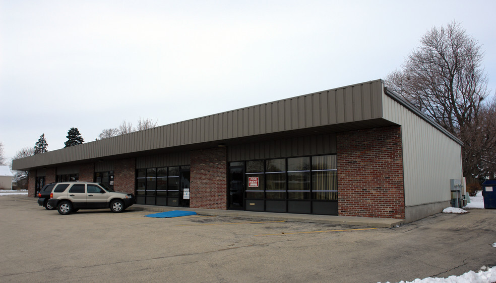 190 S Locust St, Manteno, IL for lease - Building Photo - Image 3 of 6