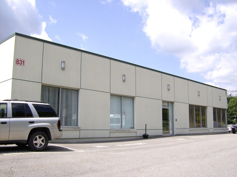 831 Little Britain Rd, New Windsor, NY for lease - Primary Photo - Image 1 of 6