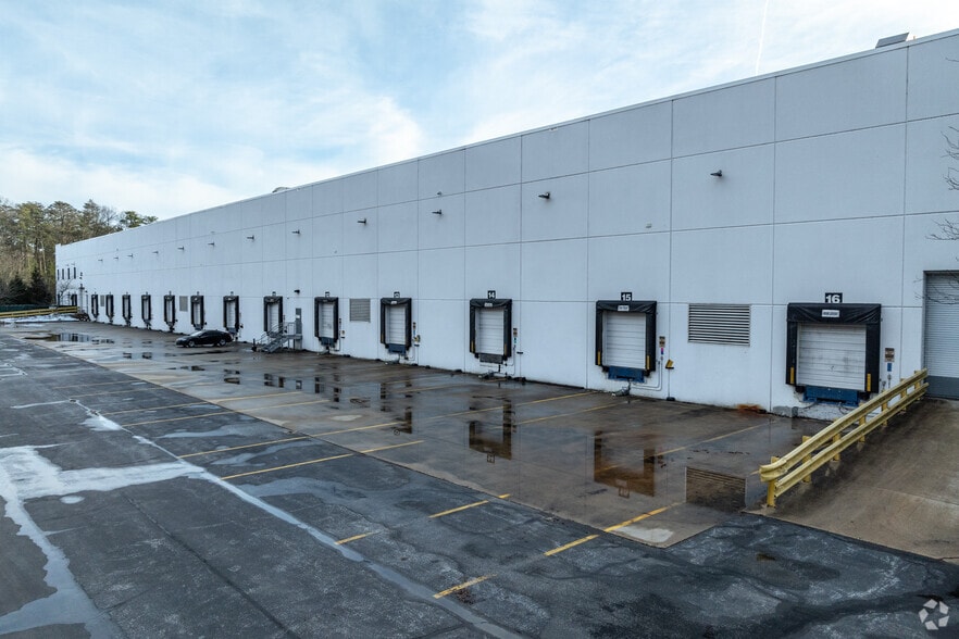 1710 Crossroads Dr, Odenton, MD for lease - Building Photo - Image 3 of 5